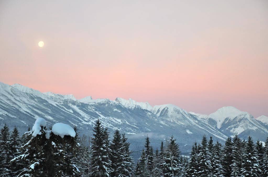 Mount 7 Lodges Golden Εξωτερικό φωτογραφία
