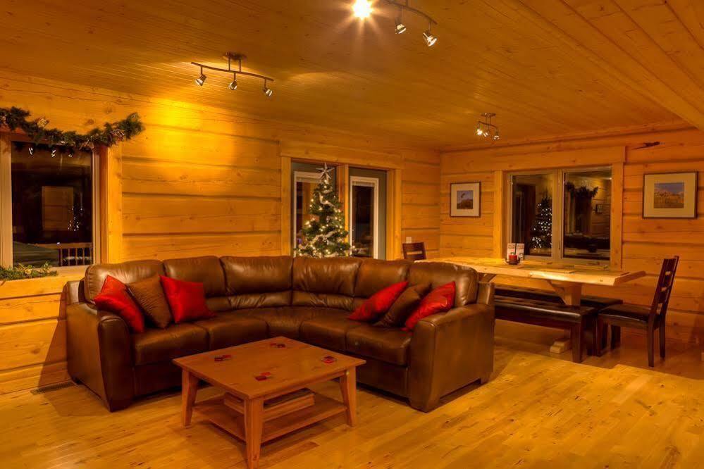 Mount 7 Lodges Golden Εξωτερικό φωτογραφία